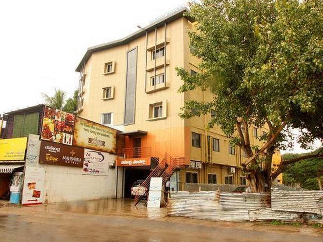 Mahendra Hotels Májszúr Kültér fotó